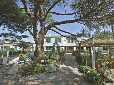 Le Parasol Hotel 3*