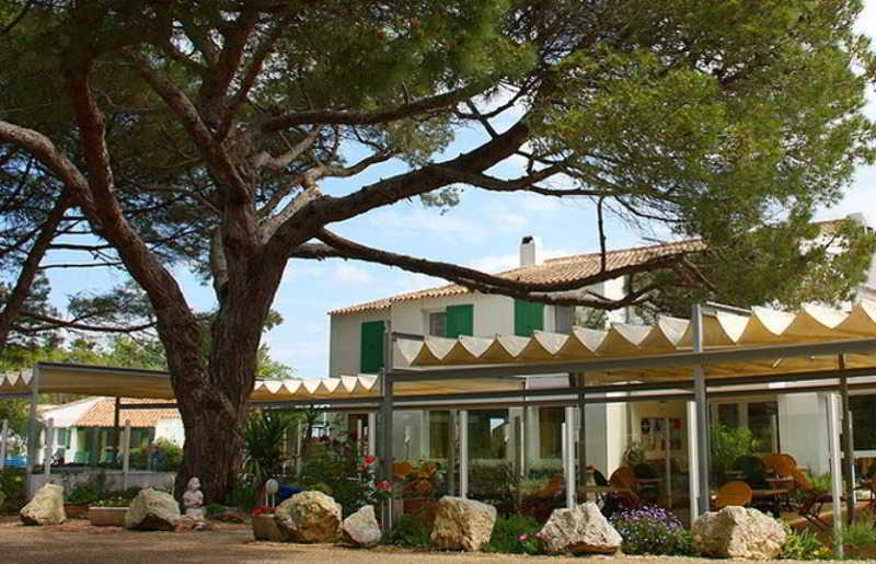 Le Parasol Hotel 3*